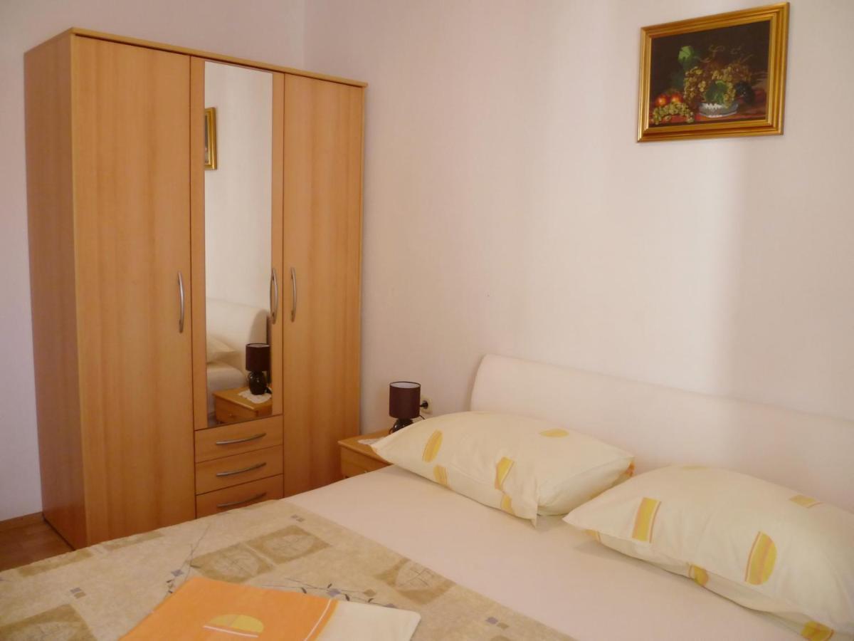 Apartments Sanda Tribunj Tribunj  Room photo
